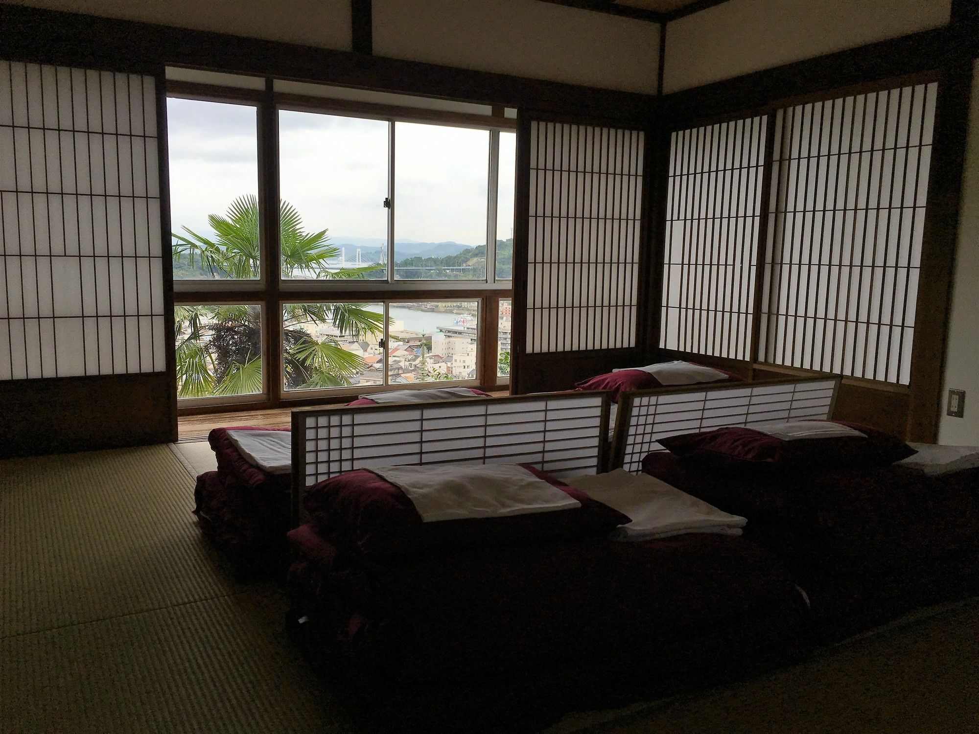 Onomichi Guest House Miharashi-Tei Экстерьер фото