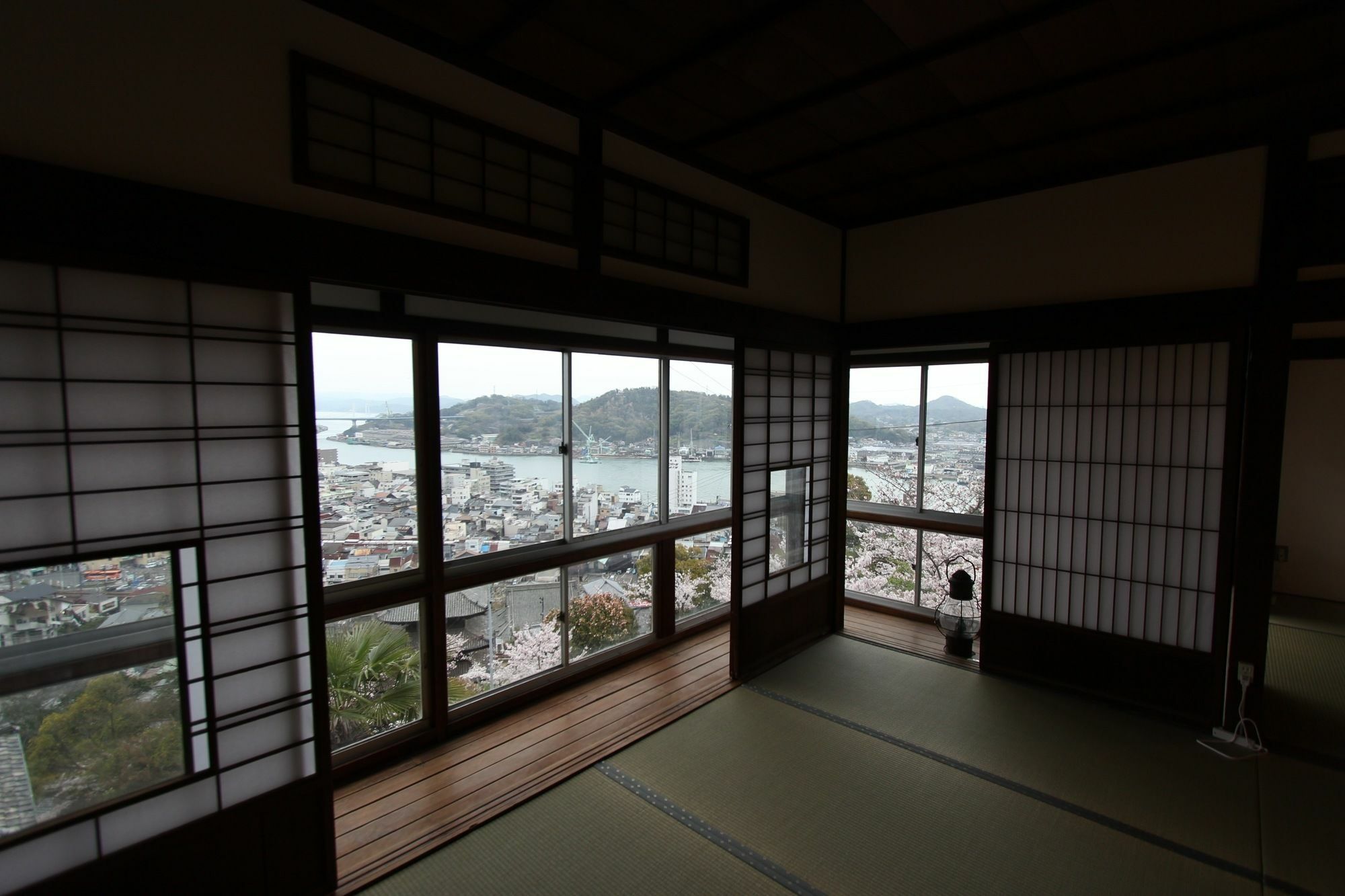 Onomichi Guest House Miharashi-Tei Экстерьер фото